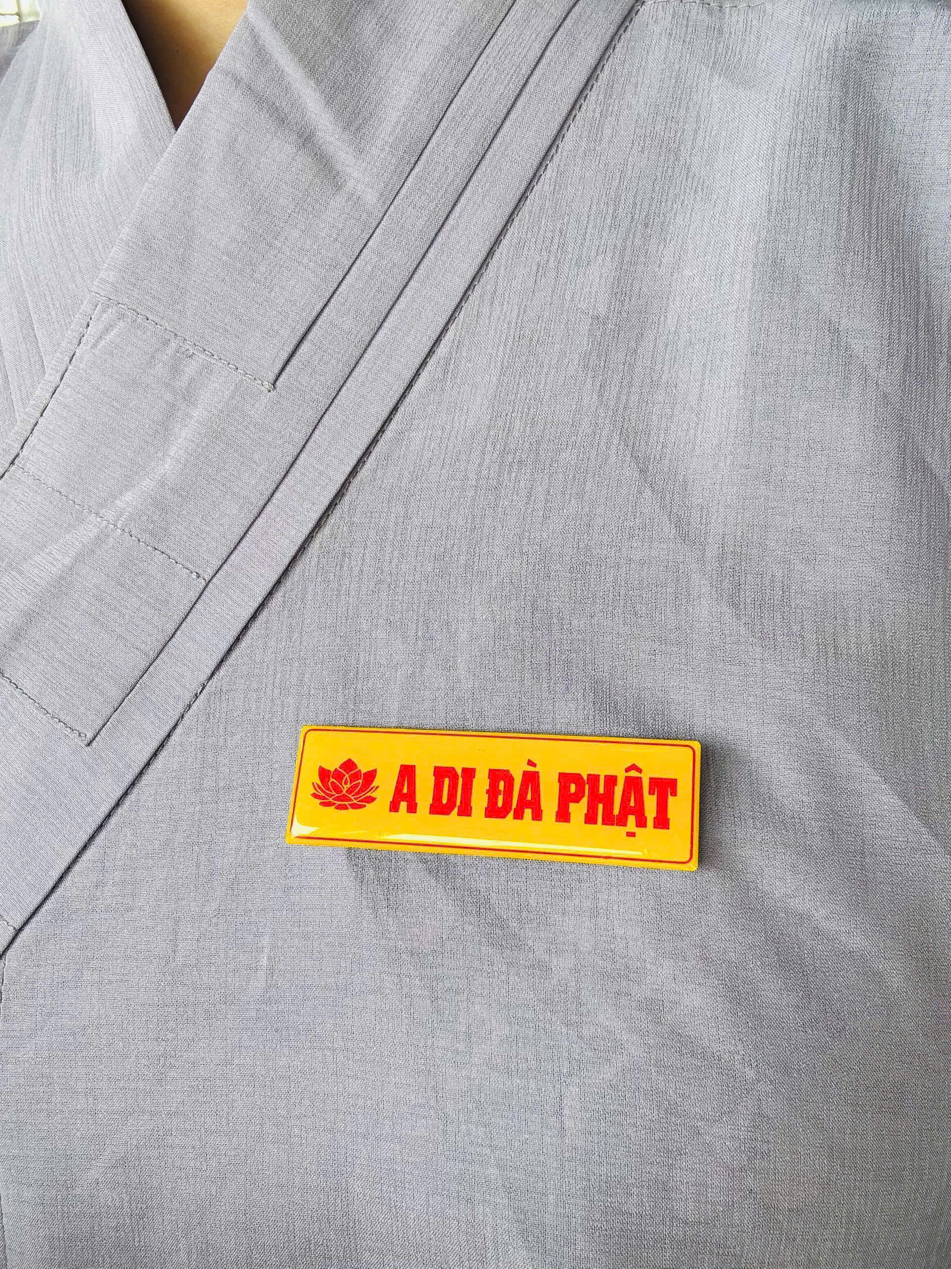 Bản tên cài áo số 2